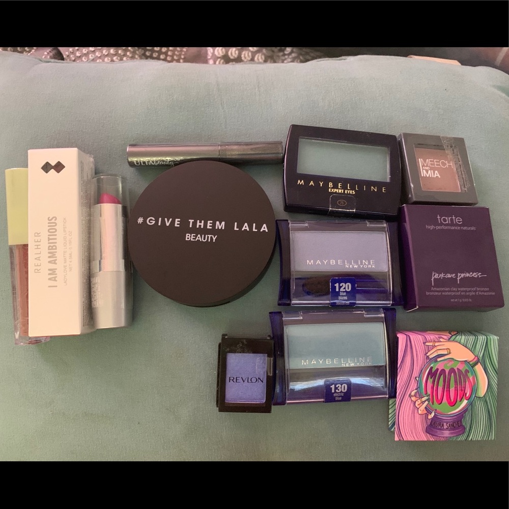 Lot of make up